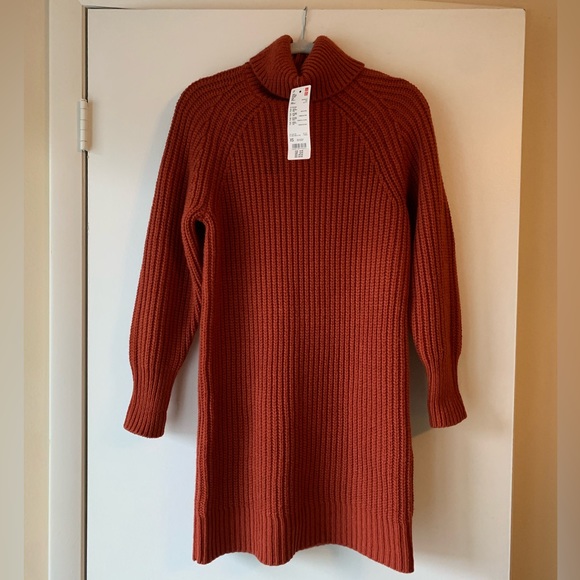 Uniqlo Low-Gauge knit turtleneck Sweater dress - Picture 5 of 6